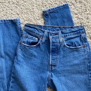 Levi 501 Skinny Jeans.​